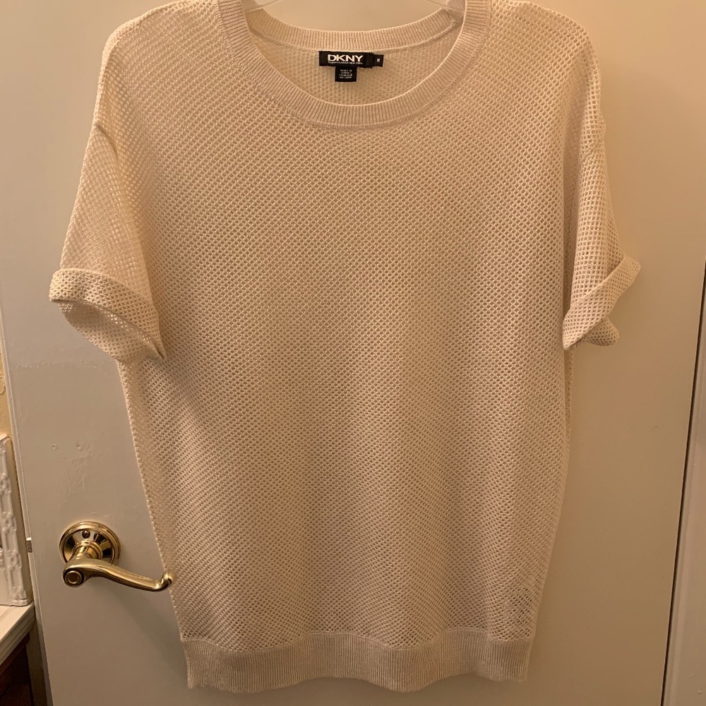 A DKNY miss type top